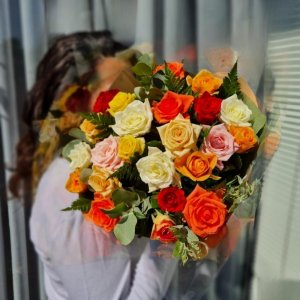 זר פרחים אהבה בשלל צבעים